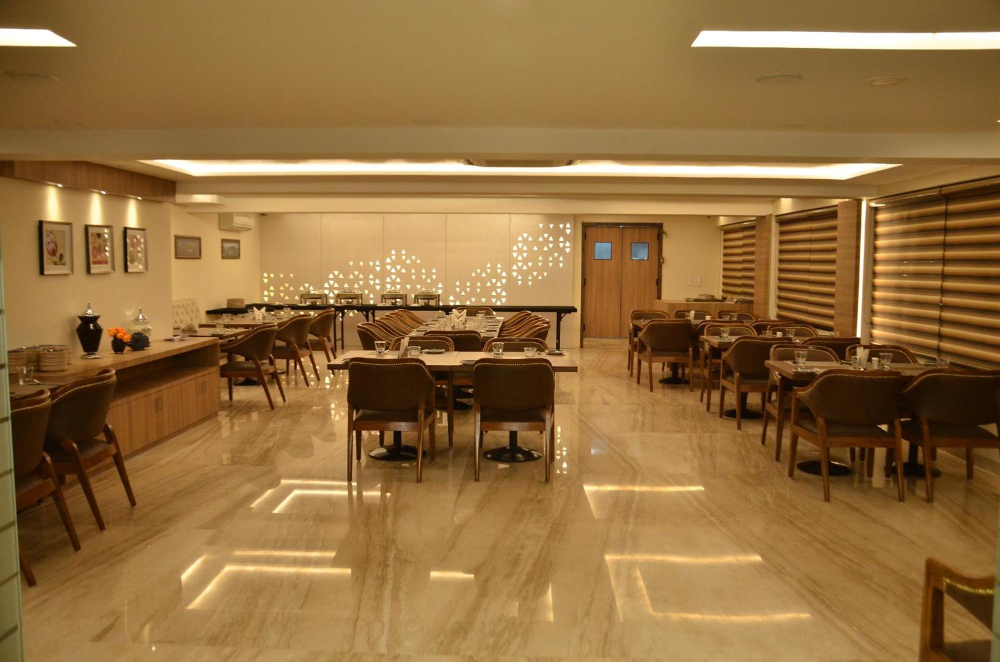 The Ved Mantra Hotel Gwalior Eksteriør billede