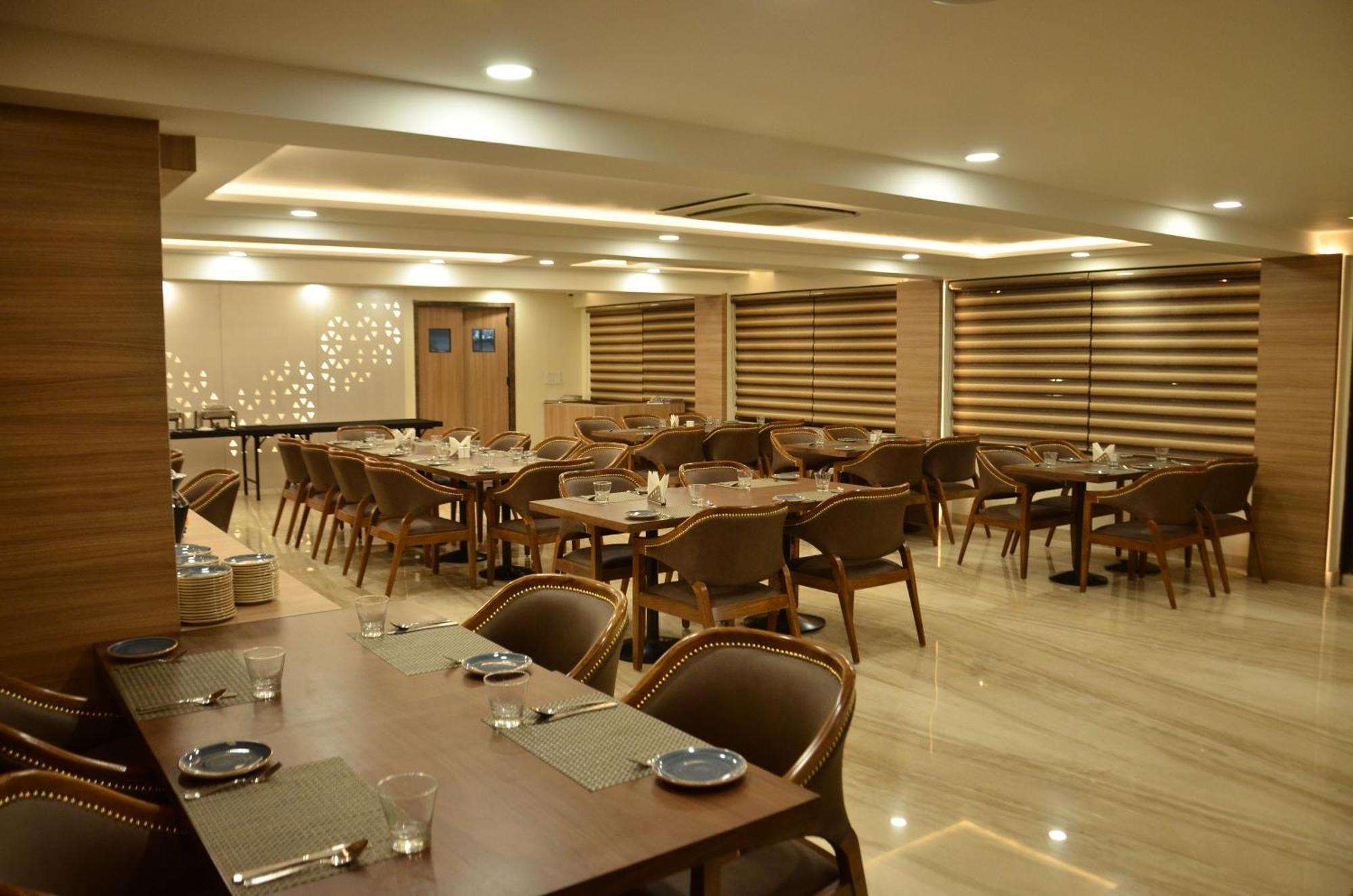 The Ved Mantra Hotel Gwalior Eksteriør billede