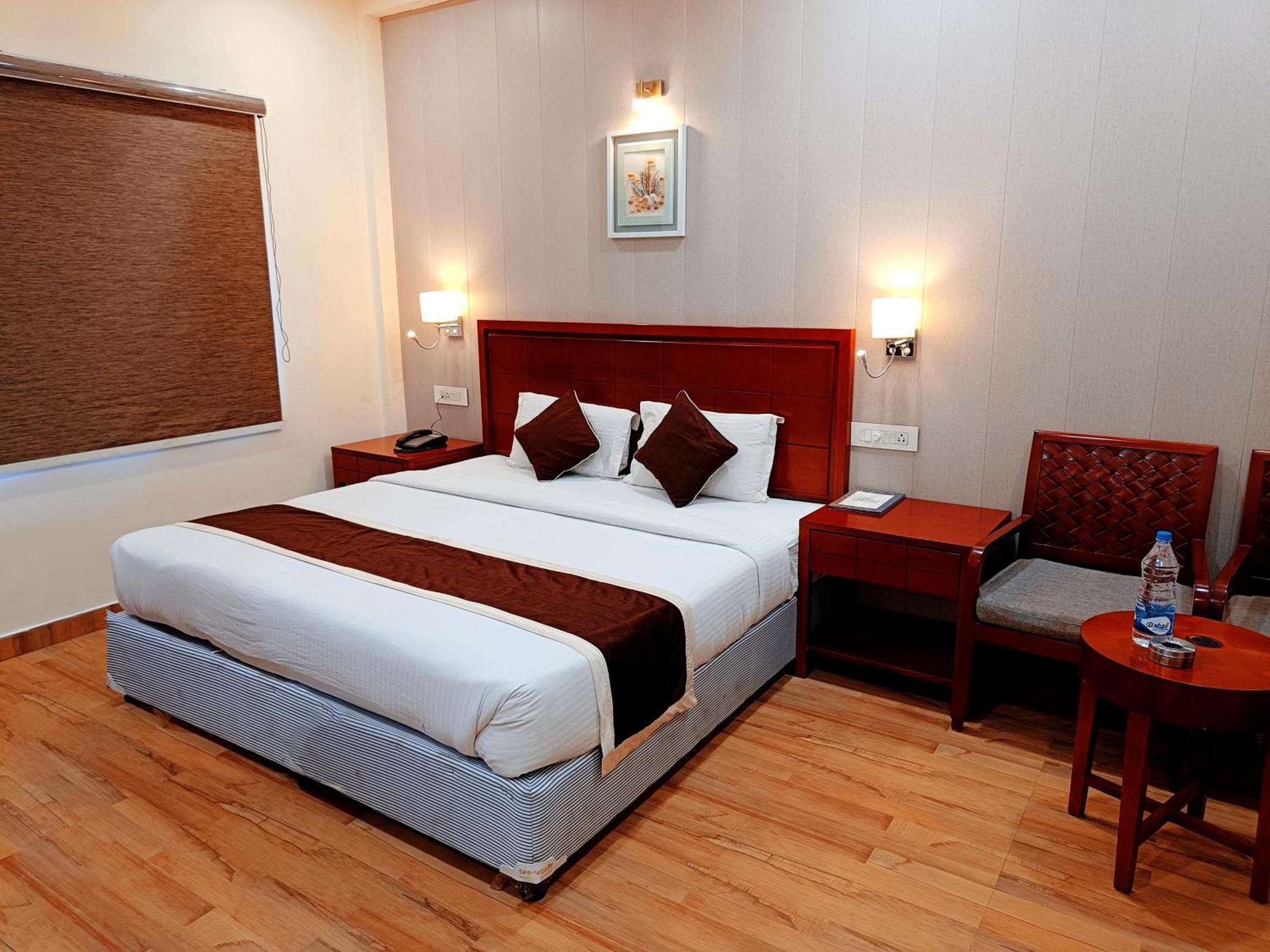 The Ved Mantra Hotel Gwalior Eksteriør billede