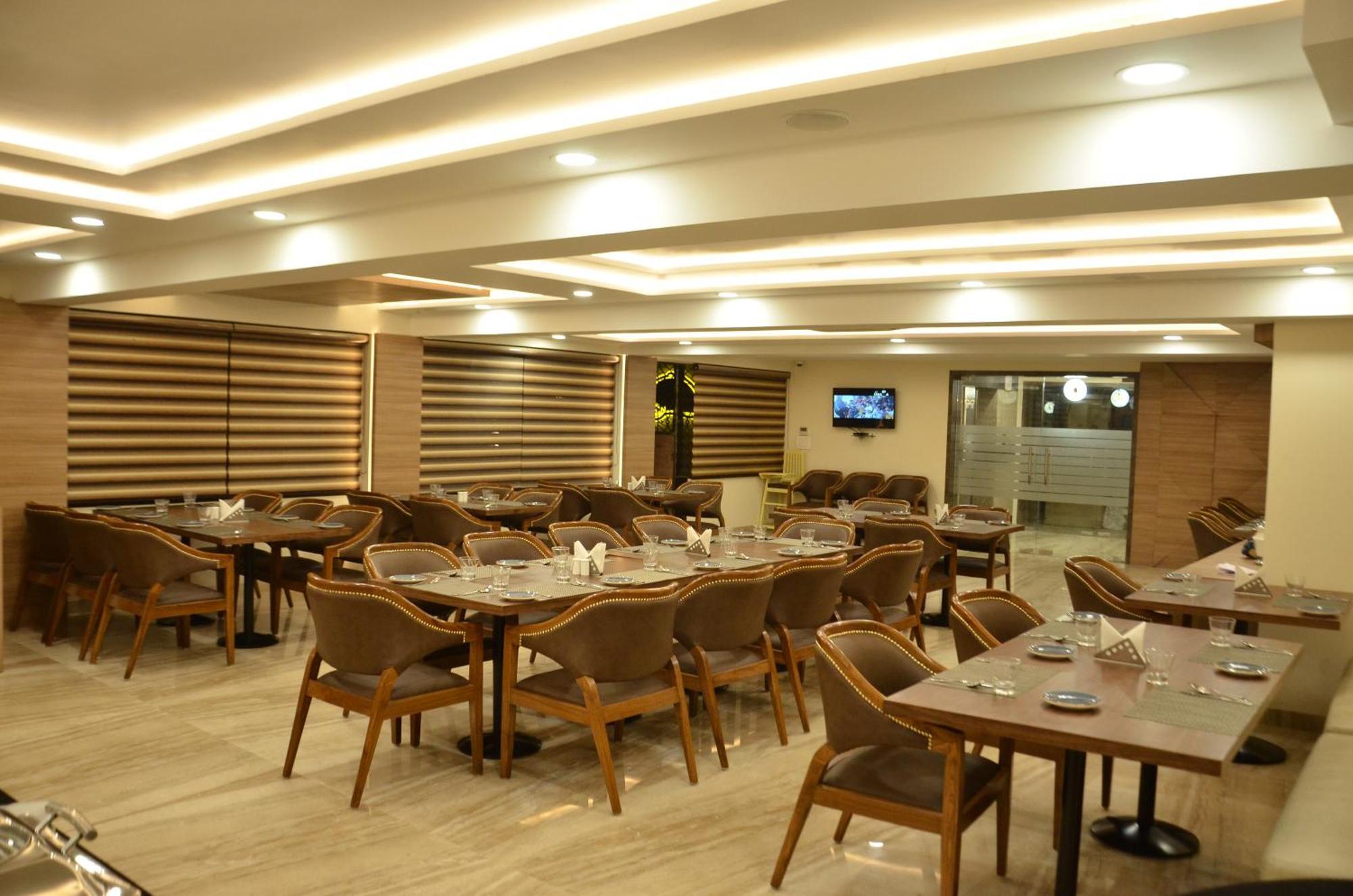 The Ved Mantra Hotel Gwalior Eksteriør billede